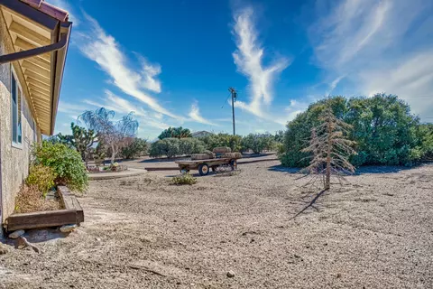 8950 Elm St, Phelan, CA 92371 photo 11