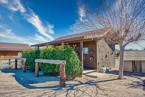 8950 Elm St, Phelan, CA 92371 photo 5