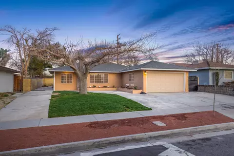 44432 Andale Ave, Lancaster, CA 93535 photo 2