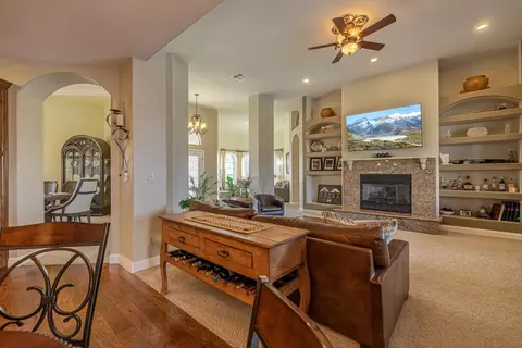 411 Mesquite Dr, Tehachapi, CA 93561 photo 15