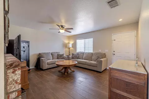 6133 Treehaven Ct, Lancaster, CA 93536 photo 7