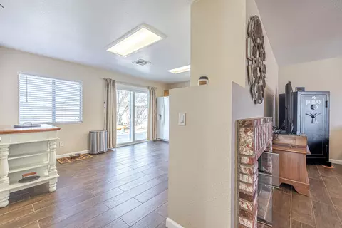 6133 Treehaven Ct, Lancaster, CA 93536 photo 8