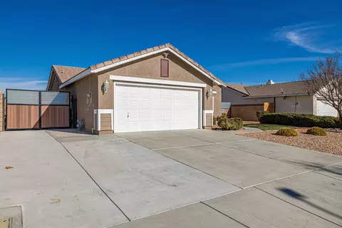6133 Treehaven Ct, Lancaster, CA 93536 photo 4