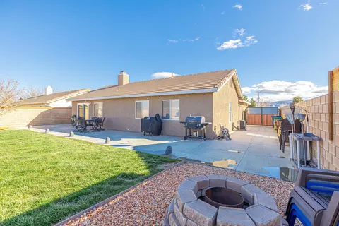 6133 Treehaven Ct, Lancaster, CA 93536 photo 21