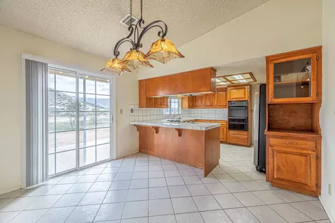 558 Foreston Dr, Palmdale, CA 93550 photo 7