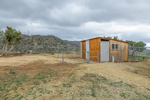 558 Foreston Dr, Palmdale, CA 93550 photo 26