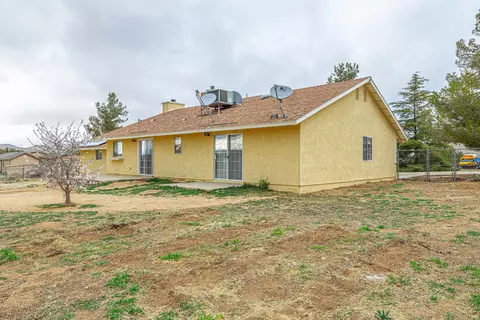558 Foreston Dr, Palmdale, CA 93550 photo 25