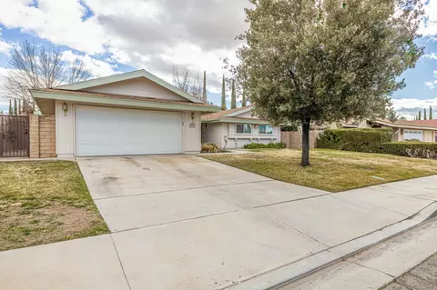 2528 Marcella St, Lancaster, CA 93536 photo 3