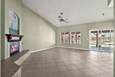 42863 Flag St, Lancaster, CA 93536 photo 8