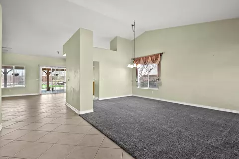 42863 Flag St, Lancaster, CA 93536 photo 3
