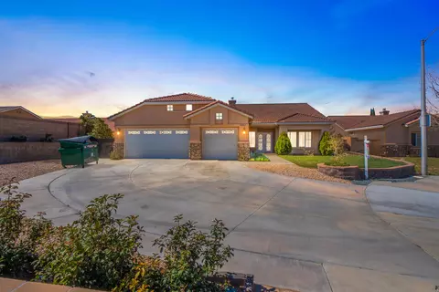 42863 Flag St, Lancaster, CA 93536 photo 1