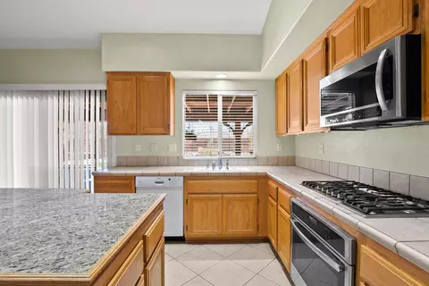 42863 Flag St, Lancaster, CA 93536 photo 14