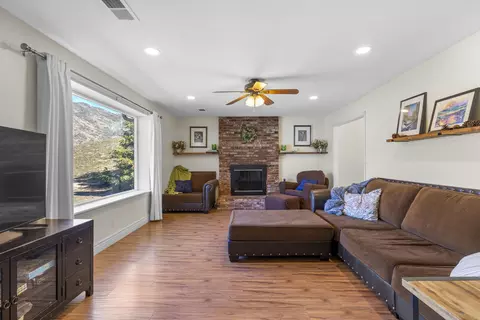 26520 Columbia Way, Tehachapi, CA 93561 photo 6
