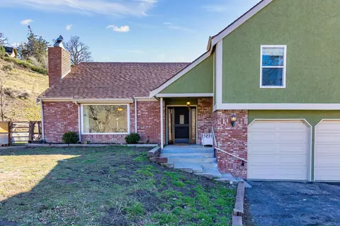 26520 Columbia Way, Tehachapi, CA 93561 photo 2