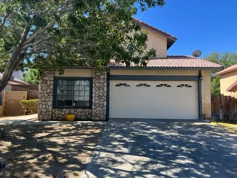 1520 E Kettering St, Lancaster, CA 93535 photo 1