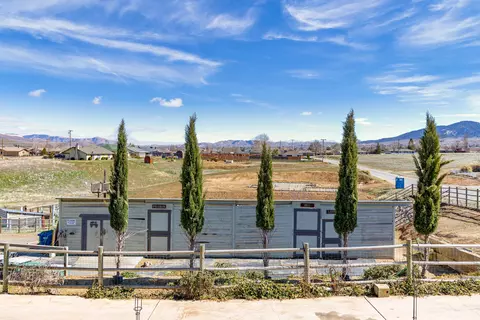 20128 Mesa Dr, Tehachapi, CA 93561 photo 27
