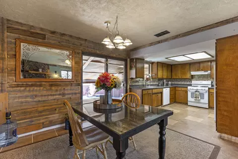 20128 Mesa Dr, Tehachapi, CA 93561 photo 7