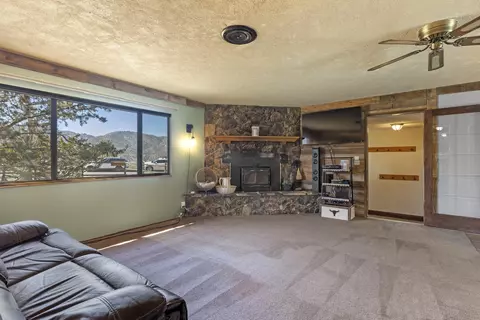 20128 Mesa Dr, Tehachapi, CA 93561 photo 6