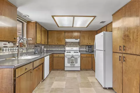 20128 Mesa Dr, Tehachapi, CA 93561 photo 8