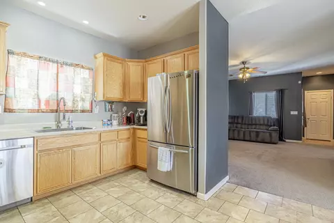 549 W Jackman St, Lancaster, CA 93534 photo 10