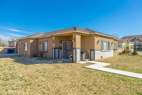 549 W Jackman St, Lancaster, CA 93534 photo 2