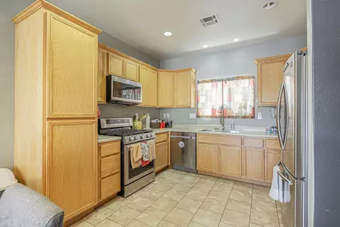 549 W Jackman St, Lancaster, CA 93534 photo 9