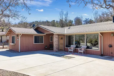 26700 Columbia Way, Tehachapi, CA 93561 photo 2