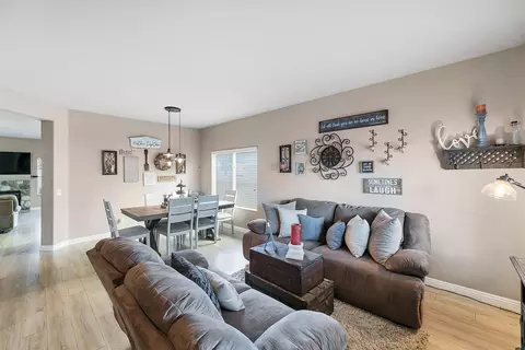 2037 Hart St, Lancaster, CA 93536 photo 7