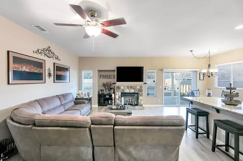 2037 Hart St, Lancaster, CA 93536 photo 13