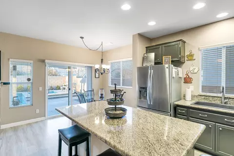 2037 Hart St, Lancaster, CA 93536 photo 10