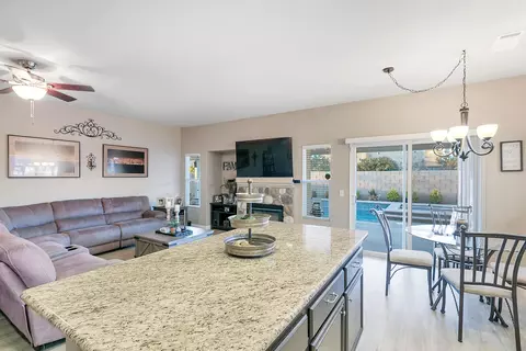 2037 Hart St, Lancaster, CA 93536 photo 11