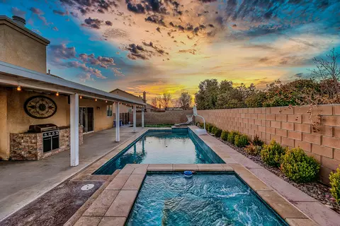 2037 Hart St, Lancaster, CA 93536 photo 4