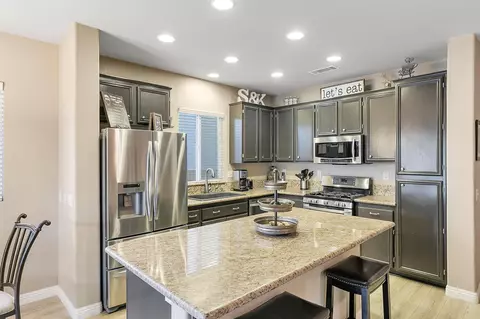 2037 Hart St, Lancaster, CA 93536 photo 9