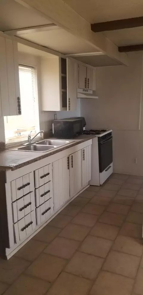 10580 Bob St, Mojave, CA 93501 photo 8