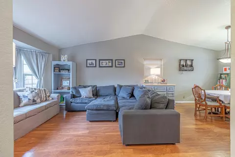 2846 Springfield Pl, Lancaster, CA 93536 photo 4