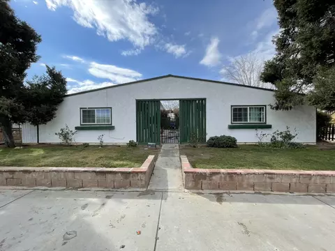 400 Lancaster Blvd E, Lancaster, CA 93535 photo 1