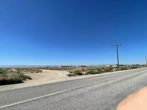 Cor Avenue A 65 Stw, Lancaster, CA 93536