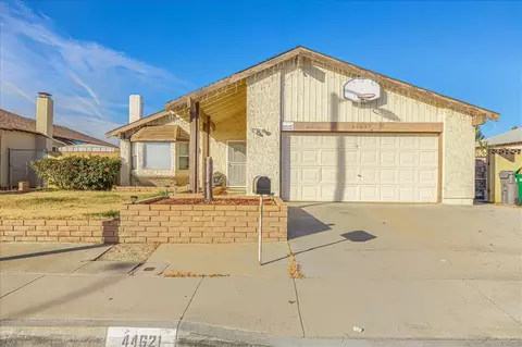 44621 12th St E, Lancaster, CA 93535 photo 2