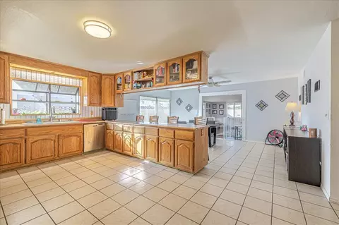 44621 12th St E, Lancaster, CA 93535 photo 7