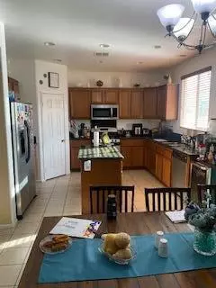 44423 Byron Dr, Lancaster, CA 93535 photo 2