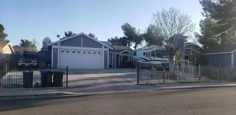 2220 Estrella Ct, Palmdale, CA 93550 photo 3