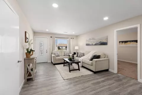 43744 Beech Ave, Lancaster, CA 93534 photo 4
