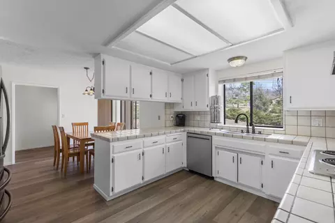 24451 Hart Dr, Tehachapi, CA 93561 photo 11