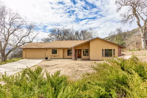 24451 Hart Dr, Tehachapi, CA 93561 photo 1