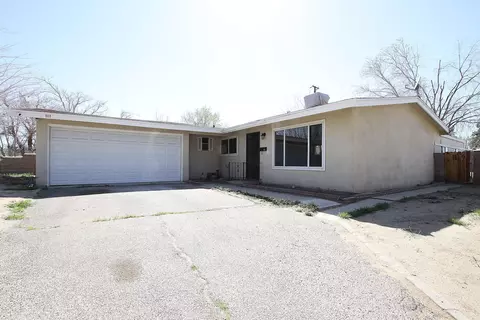 416 E Lingard St, Lancaster, CA 93535 photo 1