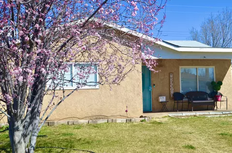 107 Welch Ct, Tehachapi, CA 93561 photo 2