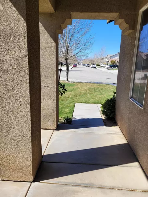 43220 Hampton St, Lancaster, CA 93536 photo 3
