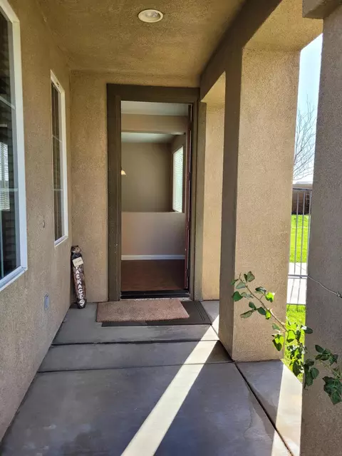 43220 Hampton St, Lancaster, CA 93536 photo 4