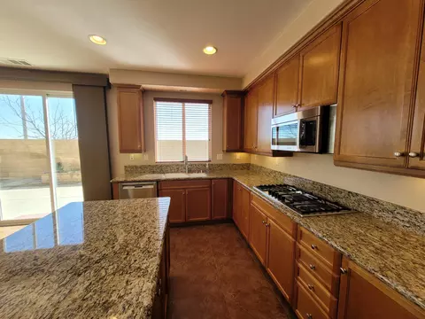 43220 Hampton St, Lancaster, CA 93536 photo 17