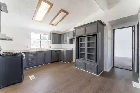 28517 Mimi Ln, Lancaster, CA 93536 photo 9